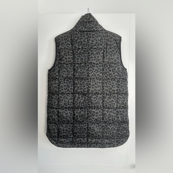 GAP - 100% Recycled Puffer Vest - Picture 3 of 6